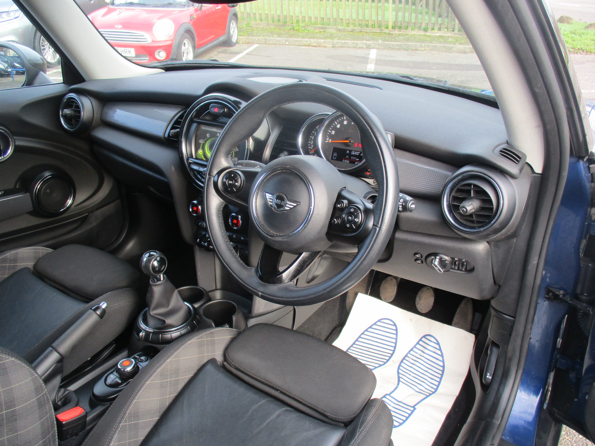 MINI COOPER 1.5 HATCH 2015